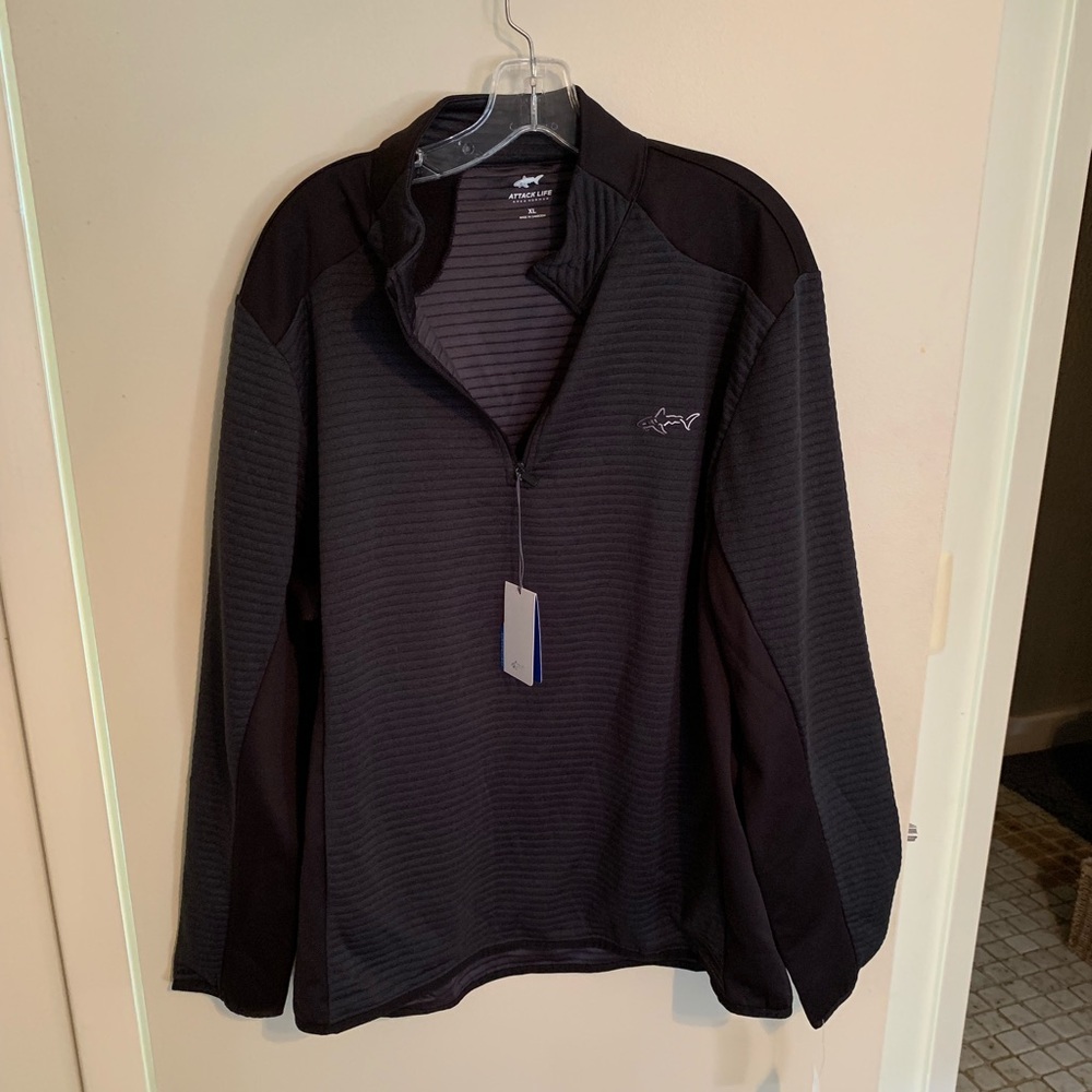 Attack Life Men’s 3/4 Zip pullover